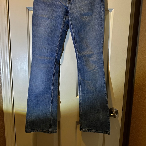 Levi's Too Superlow 524 Boot Cut Light Wash Jeans Size 7M - Picture 2 of 6